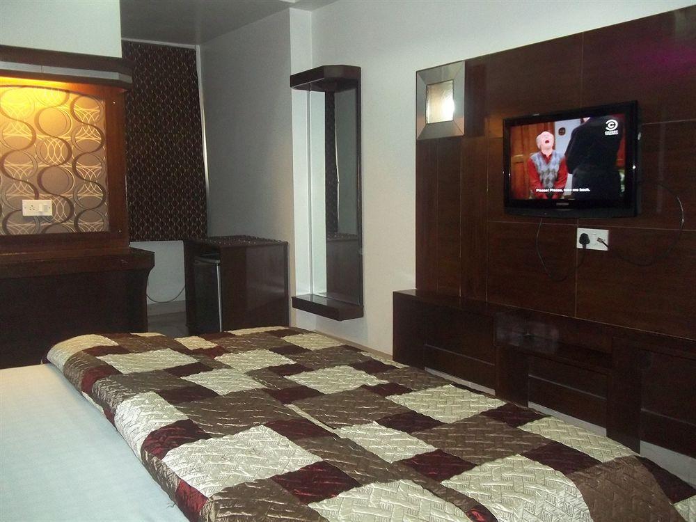 Hotel Mohan International Нью-Делі Екстер'єр фото