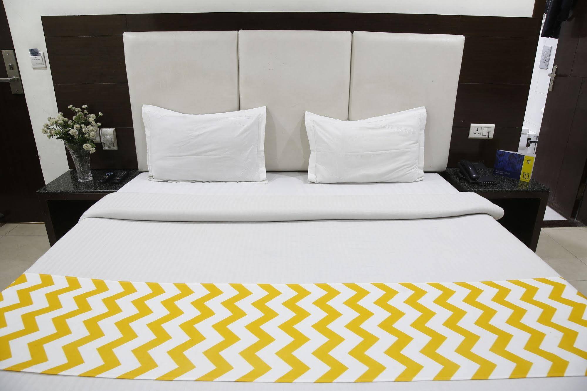 Hotel Mohan International Нью-Делі Екстер'єр фото