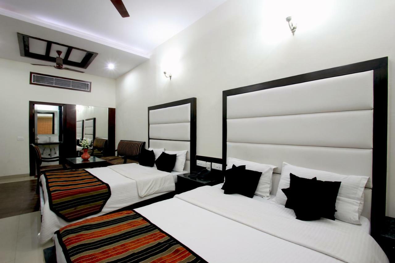 Hotel Mohan International Нью-Делі Екстер'єр фото